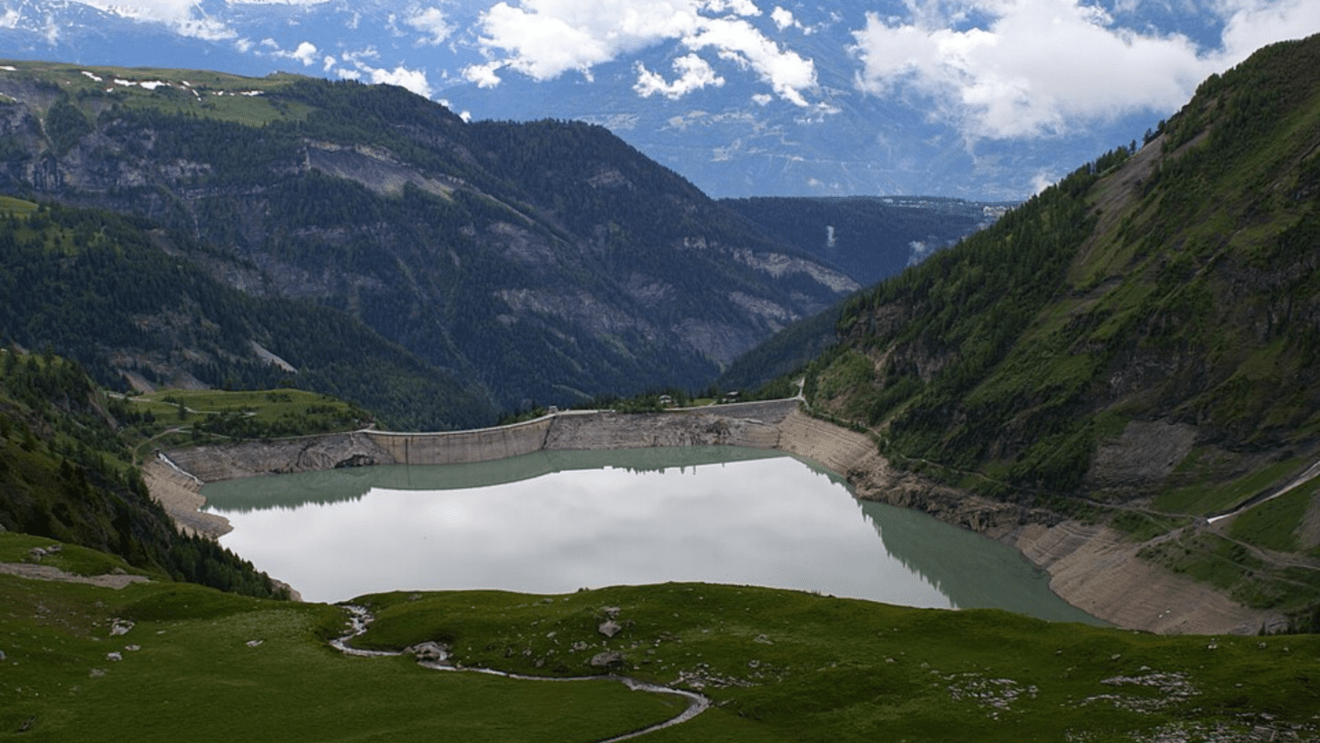 Barrage de Tseuzier, dans le canton du Valais (c) CC BY SA Wikimedia Commons