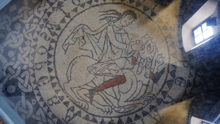 Il templare, il contesto storico / 5 Il mosaico della chiesa di Sant'Orso (c) CC BY SA Zairon Wikimedia Commons