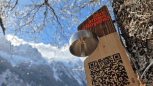 Panneau avec QR code à Chamonix (c) CREA Mont Blanc
