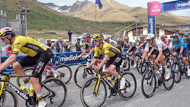 Giro d’Italia 2026 : les quatre étapes dans les Alpes Giro d'Italia 2025 (c) CC BY-SA 4.0, kallerna, Wikimedia Commons
