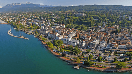 Évian-les-Bains (c) CC BY SA 4_0 Leila Ghazi Wikimedia Commons