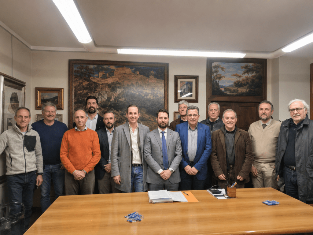 La firma dell’atto costitutivo a Pinerolo lunedì 30 marzo (c) GAL Escartons e Valli Valdesi