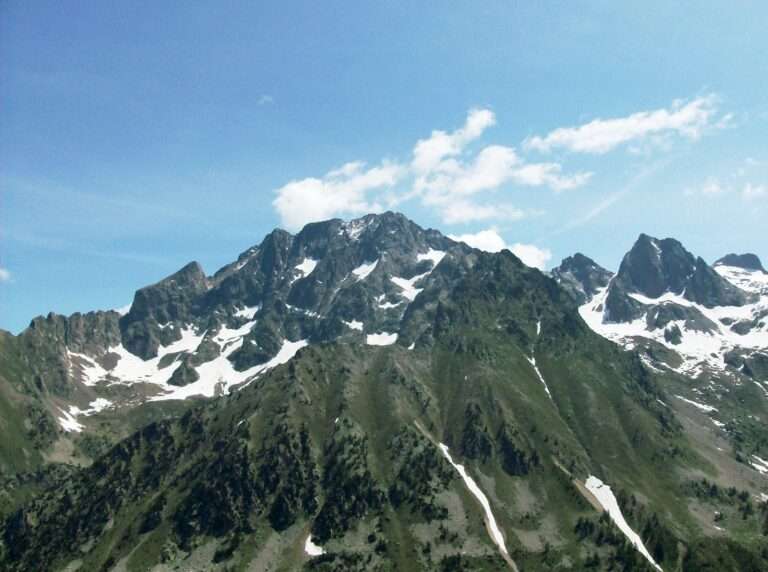 Il Monte Argentera, sotto il quale avrebbe dovuto correre il Tunnel del Mercantour, Le Mont Argentera, au-dessous duquel aurait dû passer le Tunnel du Mercantour (c) CC BY-SA 3.0, Luca Bergamasco, Wikimedia Commons