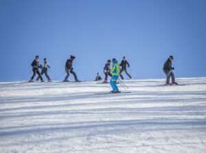 Professionisti della montagna e crisi climatica, Le professionnels de la montagne et la crise climatique (c) CC BY-SA 4.0, Jilloau, Wikimedia Commons