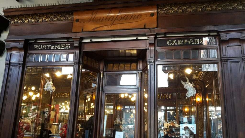 Il Caffè Mulassano di Torino (c) CC BY-SA 4.0, Bettylella, Wikimedia Commons