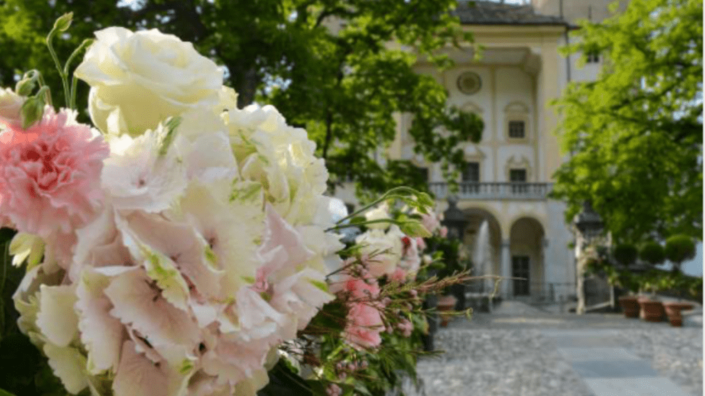 Un estratto della locandina della quarta edizione di Marché aux Fleurs