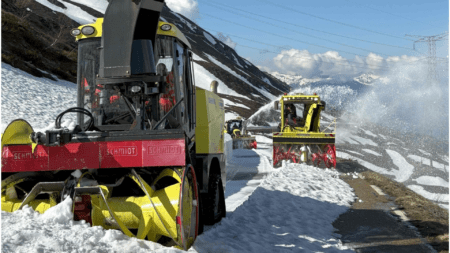 Il Piccolo San Bernardo riapre venerdì 22 maggio 2026, il Moncenisio in via definitiva Déneigement au col du Petit-Saint-Bernard, début mai 2026, côté savoyard (c) Département de la Savoie