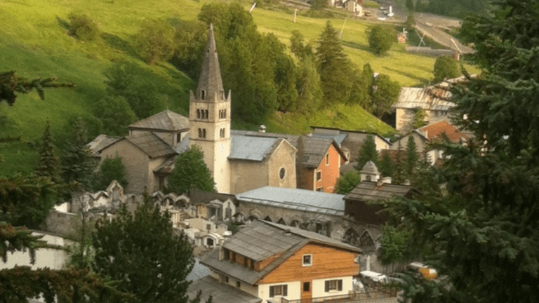 Abriès, dans le Queyras (c) CC BY SA 3_0 Olivier Bonnardel Wikimedia Commons