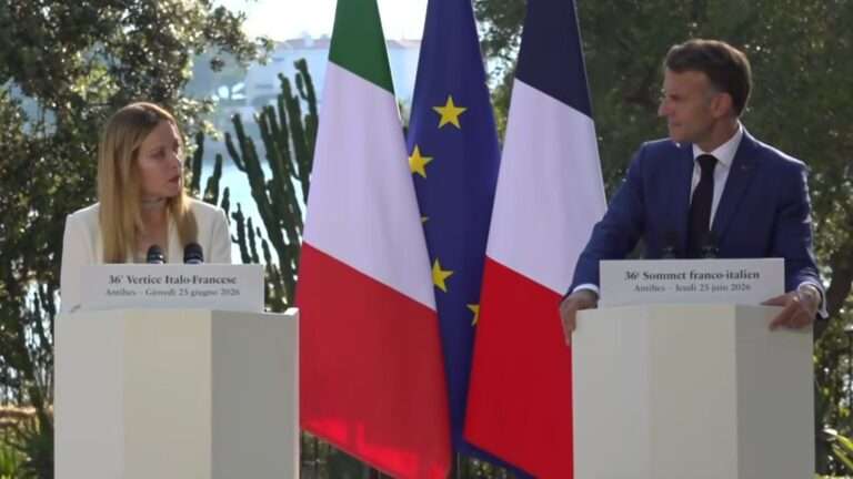 Giorgia Meloni et Emmanuel Macron à la conférence de presse après le sommet France-Italie à Antibes, le 25 juin 2026 (c) Elysée