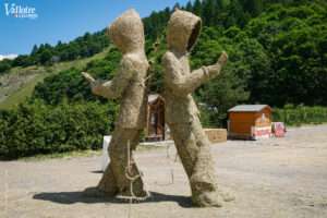 Il Concorso di sculture in paglia e fieno di Valloire, Le Concours de sculptures en paille et foin de Valloire (c) Xavier Aury, Valloire Tourisme