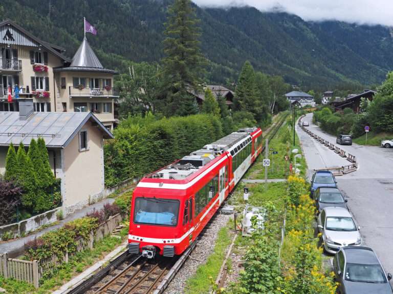 I treni Mont-Blanc Express, Les trains Mont-Blanc Express (c) CC BY-SA 4.0, Pieye Trains, Wikimedia Commons