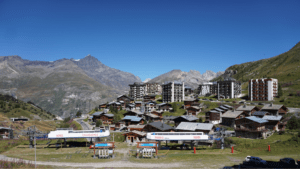 Le Lavachet in Tignes, France (c) CC BY-SA 3_0 Tiia Monto via Wikimedia Commons