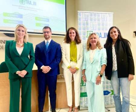 Tra_In, agro-industrie dans les Alpes : à Coni, le projet Interreg en faveur des PME Les intervenants réunis à Coni pour le lancement de TRA IN (c) TRA_IN / FuturItaly