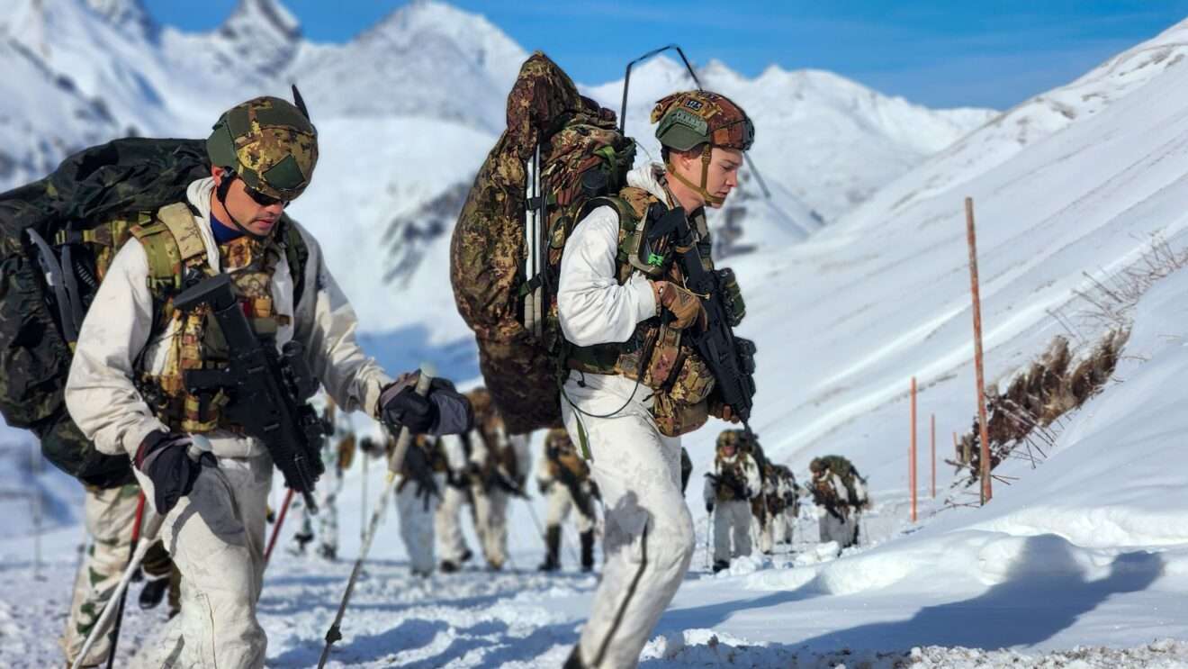 Alpini e chasseurs alpins durante l'esercizio Cerces 2024 in Alta Savoia. (c) Esercito Italiano