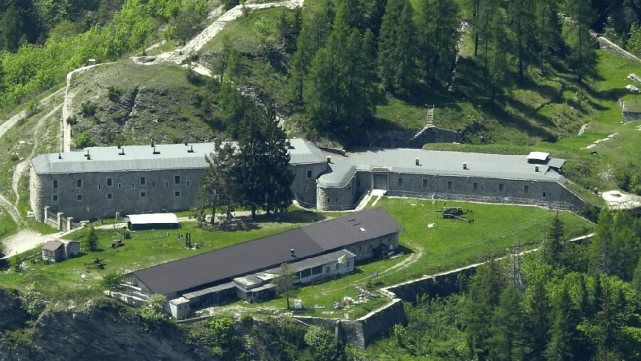 Forte di Bramafam - Arrotta, CC BY-SA 4.0, via Wikimedia Commons