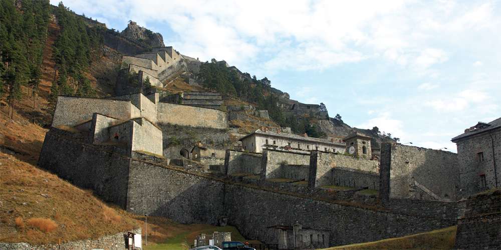 La salita al Forte di Fenestrelle (c) CC BY-SA 4.0, Alessandro Vecchi, Wikimedia Commons