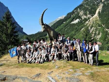 Compagnie des guides et accompagnateurs de Pralognan la Vanoise (c) CC BY SA 4 0 Ibex73 Wikimedia Commons
