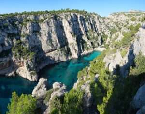 Il Calanco d’En-Veu, uno dei Calanchi di Marsiglia, Le Calanque d’En-Veu, l’un des Calanques de Marseille (c) (c) CC BY-SA 4.0, kallerna, Wikimedia Commons