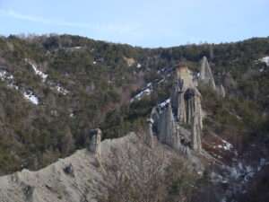 Le Demoiselles coiffées di Serre-Ponçon, Les Demoiselles coiffées de Serre-Ponçon (c) CC BY-SA 3.0, Fr.Latreille, Wikimedia Commons