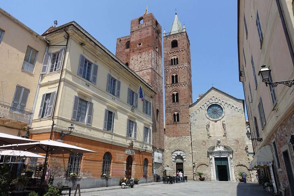 Ad Albenga, la Cattedrale di San Michele Arcangelo (c) CC BY SA 4 0 Wiki Rkit Wikimedia Commons