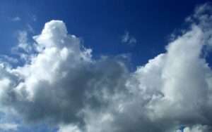 La Svizzera e gli esperimenti sulle nuvole, La Suisse et le expérimentations sur les nuages (c) CC BY-SA 3.0, Gianfranco, Wikimedia Commons