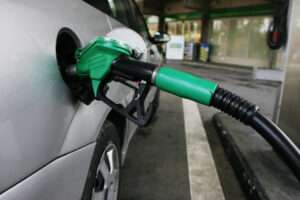 I prezzi di benzina e diesel nelle Nostre Alpi, Les prix de l’essence e du gazole dans Nos Alpes (c) CC BY-SA 2.0 fr, Rama, Wikimedia Commons