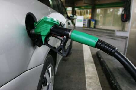 Un pieno di benzina e diesel costa sempre di più nelle Nostre Alpi I prezzi di benzina e diesel nelle Nostre Alpi, Les prix de l’essence e du gazole dans Nos Alpes (c) CC BY-SA 2.0 fr, Rama, Wikimedia Commons