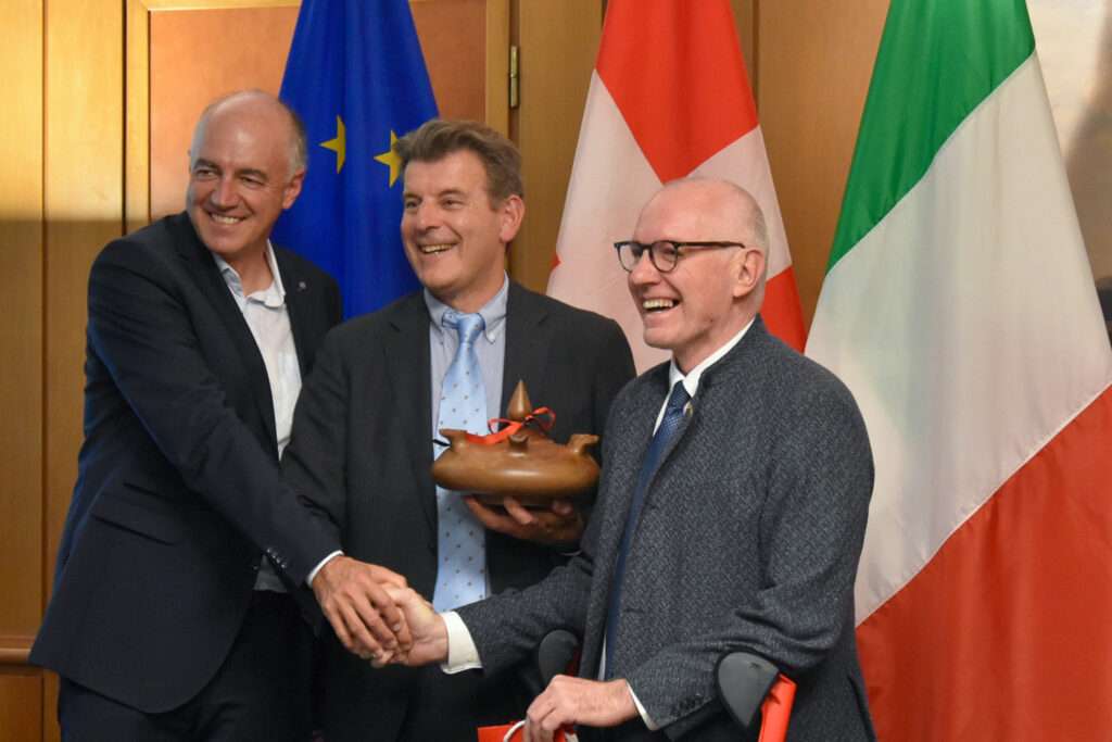 Christophe Darbellay, Roberto Balzaretti e Renzo Testolin, à Aoste, le 15 ottobre 2026 (c) Région autonome Vallée d'Aoste