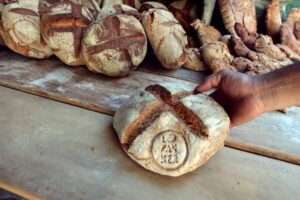 Lo Pan Ner dopo il lavoro di un forno tradizionale (c) Regione autonoma Valle d'Aosta - BREL