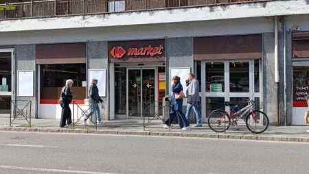 L'ex-Carrefour di Piazza Plouve ad Aosta, in chiusura a ottobre 2026 (c) Nos Alpes Enrico Martial