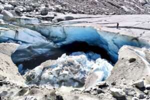 La situazione dei ghiaccia svizzeri, La situation des glaciers suisses (c) Matthias Hutt, area stampa GLAMOS