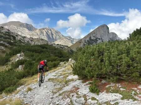 La Ciclovia del Duca, parte del Cammino RivierALP, La piste cyclable du Duc, qui fait partie du Chemin RivierALP (c) RivierALP, Facebook