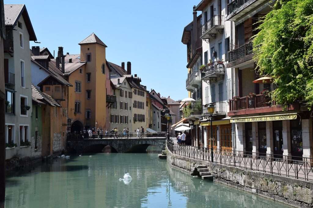 I canali (c) CC BY-SA 2.0, Guilhem Vellut from Annecy France, Wikimedia Commons