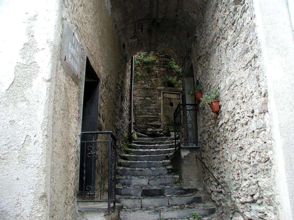 I Caruggi (c) CC BY-SA 2.0, Gaspart, Wikimedia Commons