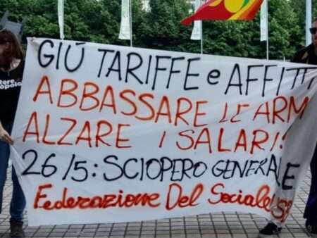 Torino ancora in piazza venerdì, sciopero nei porti di Genova e Marsiglia, sabato cortei in Francia Uno striscione allo sciopero a Torino il 30 ottobre 2026 (c) USB Unione sindacati di base